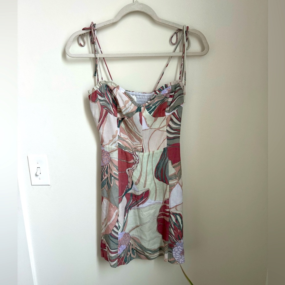 Worn once Aritzia Wilfred floral dress size 2